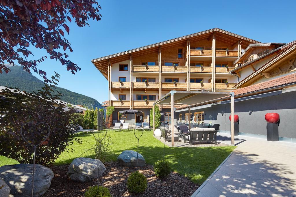 הרוואלד Der Gruene Baum Mountain Boutique Hotel מראה חיצוני תמונה